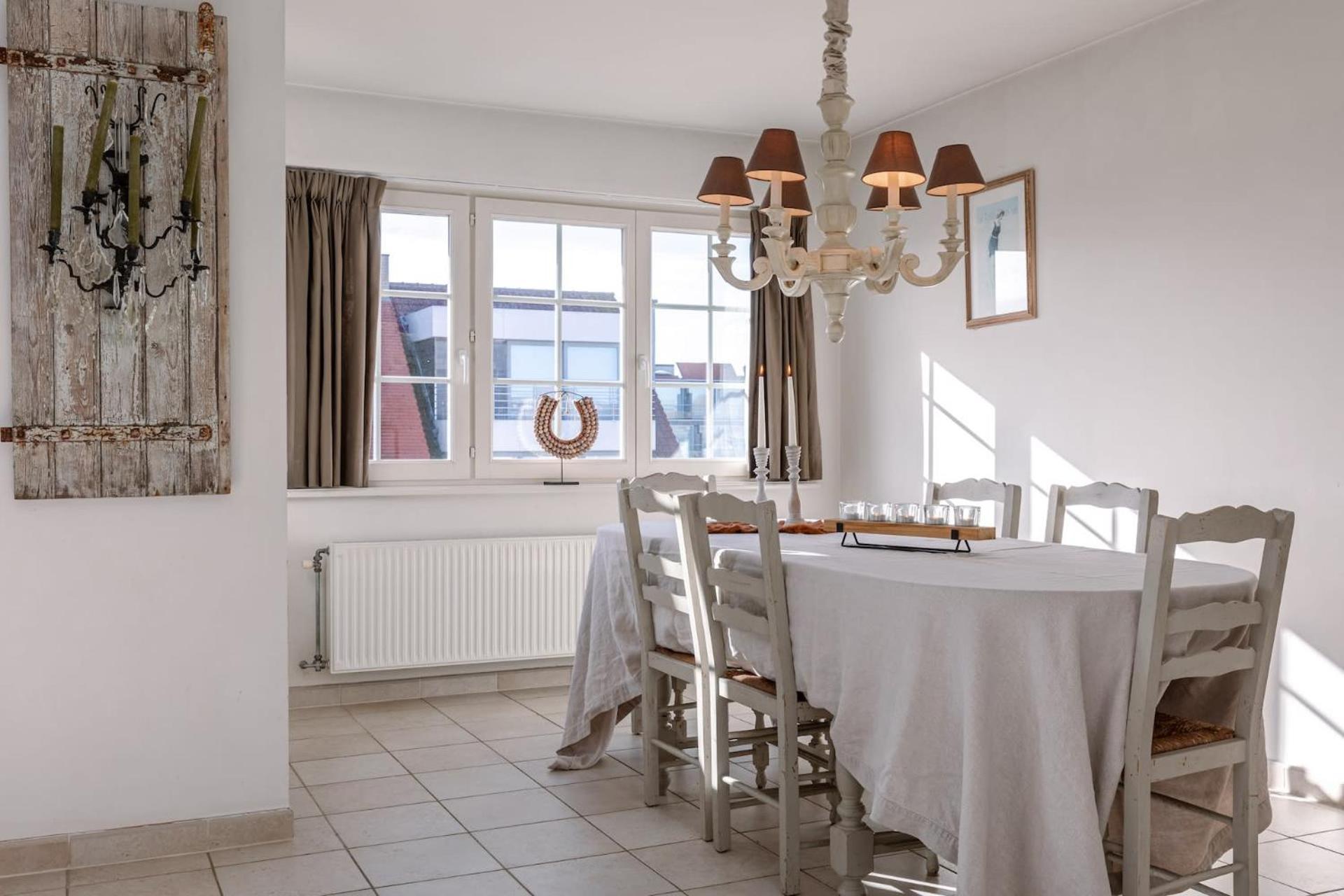 Апартаменты Charming Spacious Duplex Apt With Private Parking In Knokke Экстерьер фото